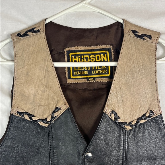 Hudson Leather Black and Tan Leather Braided Women's XL Vest with Laces and Flow - Picture 4 of 9